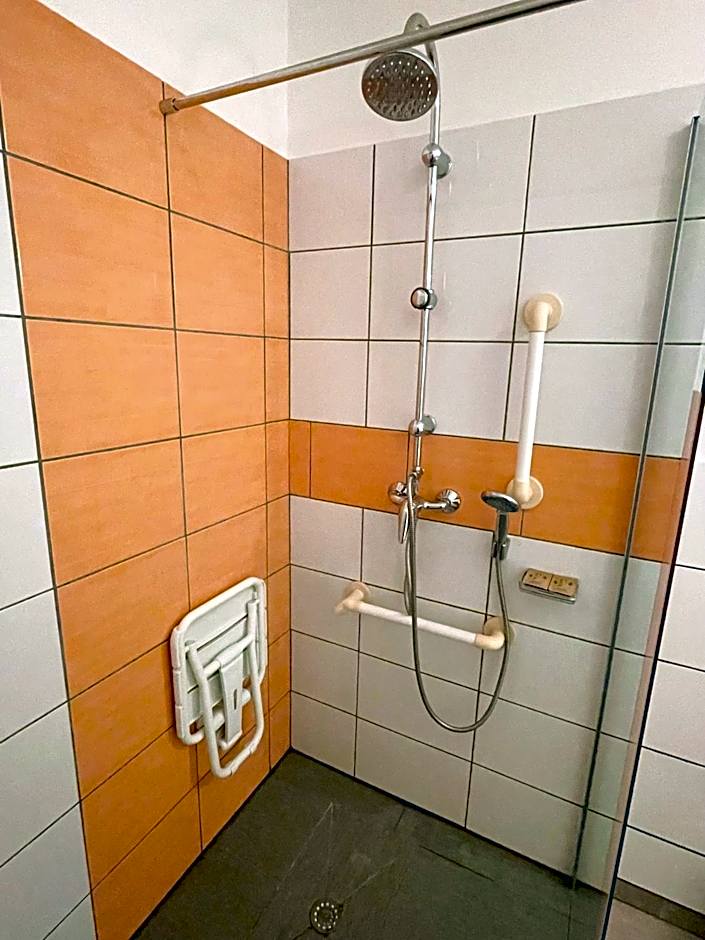 Hôtel Némo Aéroport de Pau - KB HOTEL GROUP