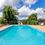 Lake View Inn & Suites