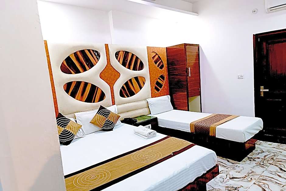 Hotel Crystal Deluxe @New Delhi Railway Station