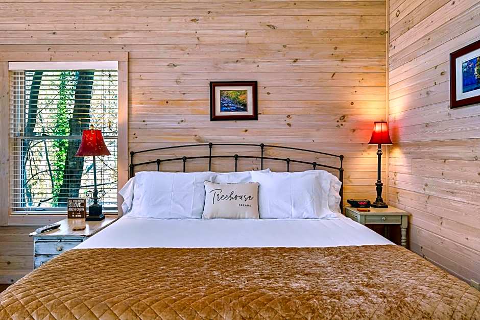 Rivers Edge Treehouses