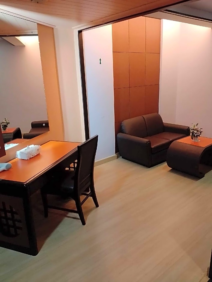 BP Grand Tower Hotel