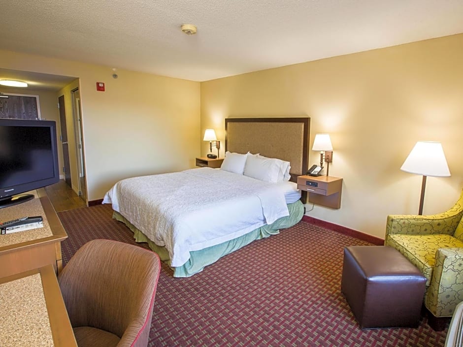 Photo 1 of 2 of 1 King Bed, Hearing/Mobility Accessible, Roll in Shower