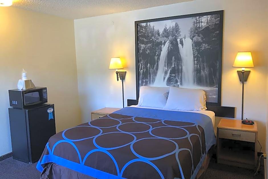 Super 8 by Wyndham Red Bluff