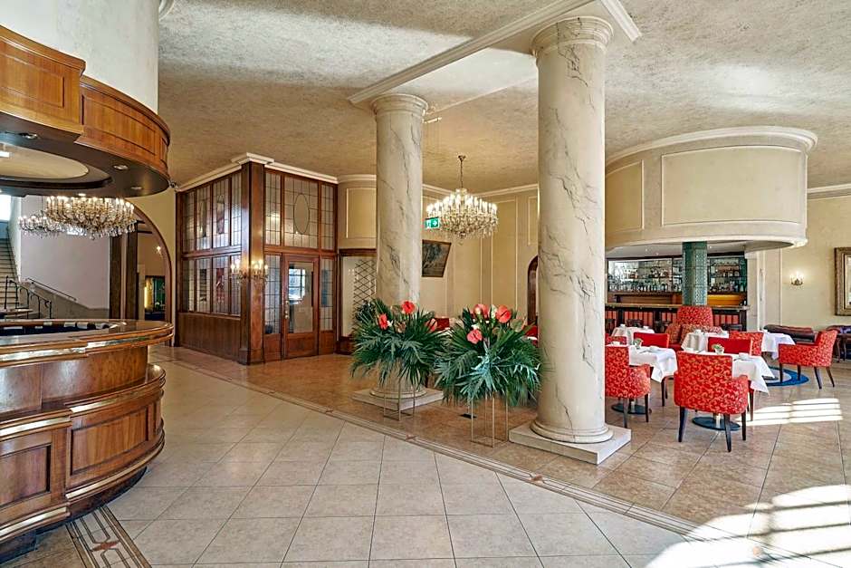 Hotel Monopol - Central Station