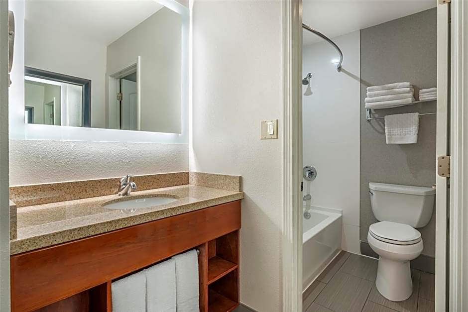 Best Western Plus Clocktower Inn