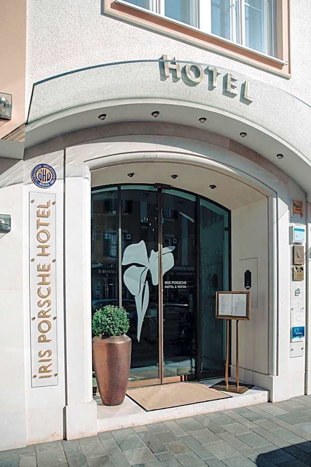 Iris Porsche Hotel & Restaurant