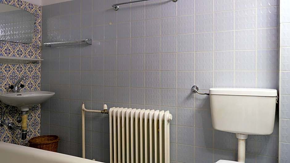 Photo 1 of 4 of Triple Room