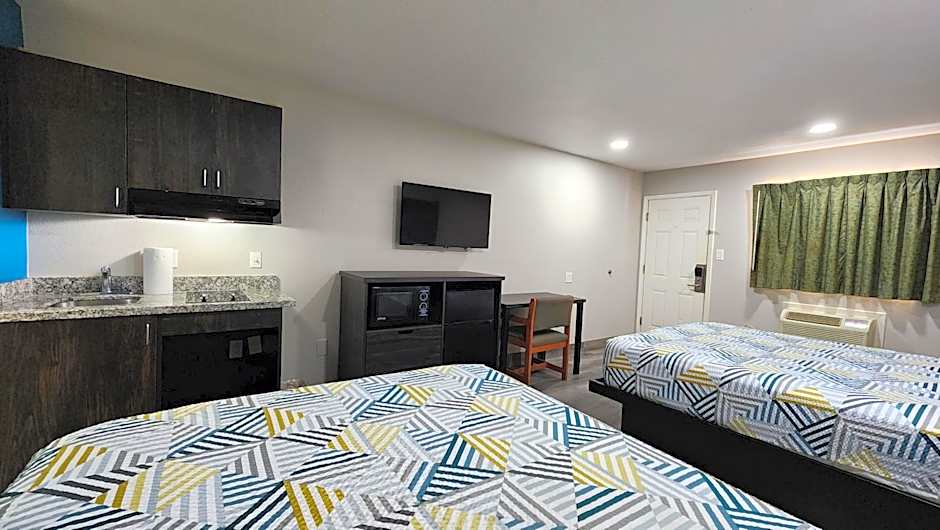 Scottish Inn & Suites