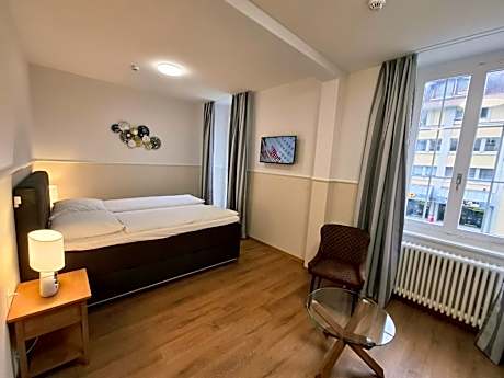 Deluxe Twin Room Type A