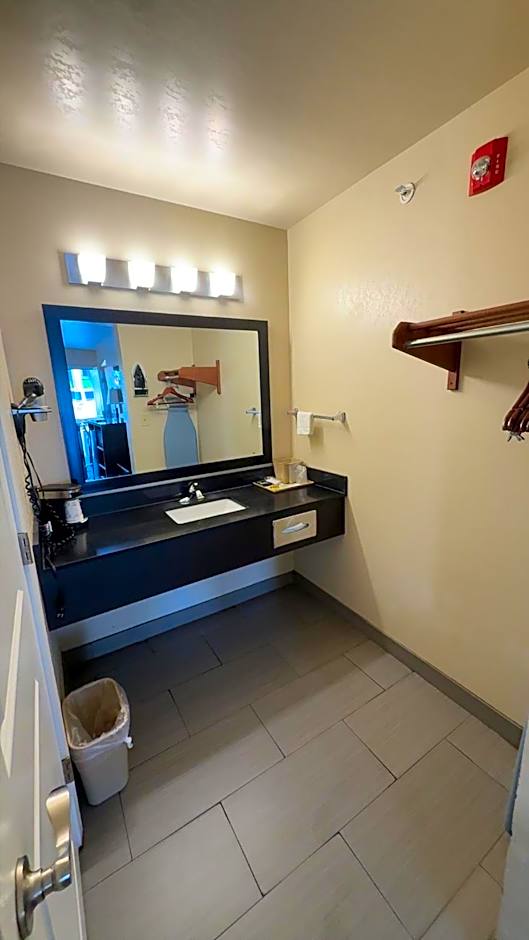 Garden Inn & Suites Little Rock