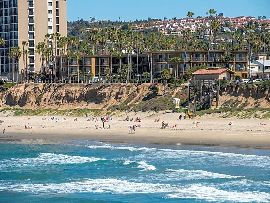 Pacific Terrace Hotel