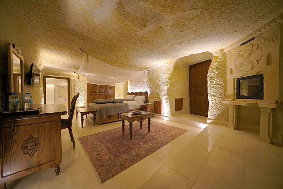 Fairyland Cave Hotel