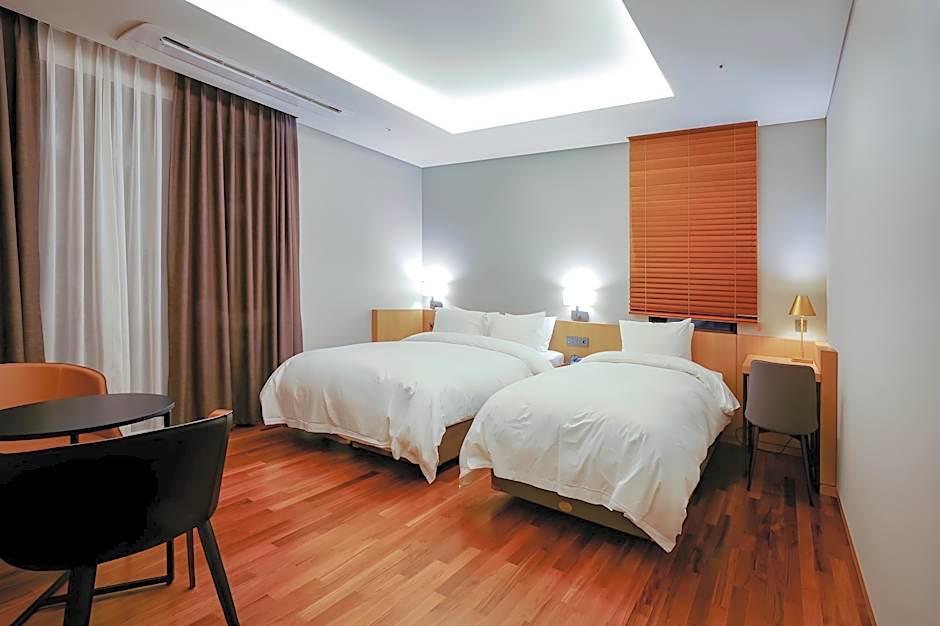 Hotel East9