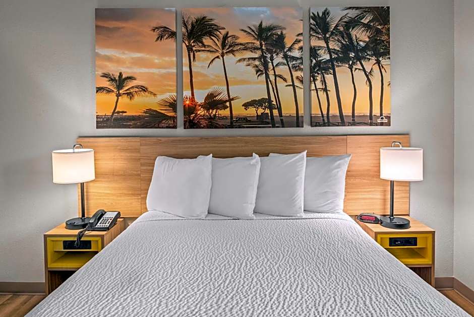 Days Inn & Suites by Wyndham Artesia
