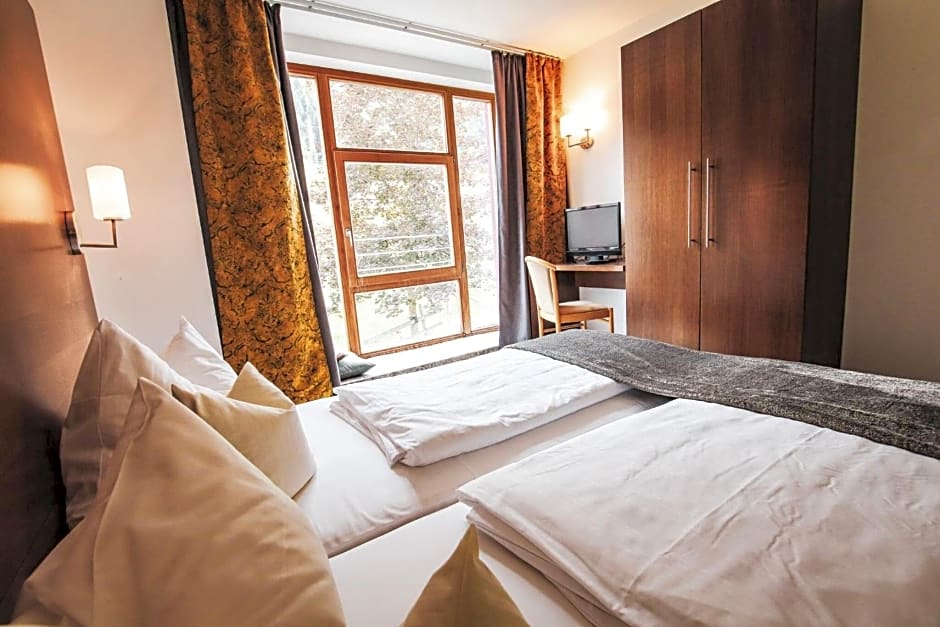 Photo 1 of 7 of Suite, Mountain View