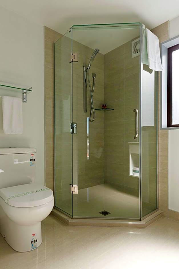 2 on Whiteleigh and 239 on Lincoln Motel