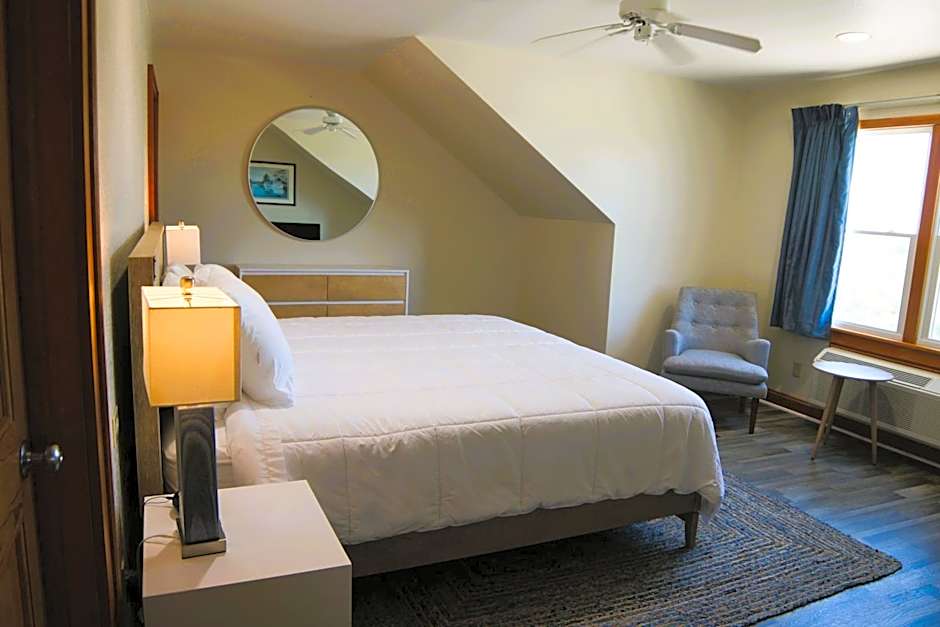 Pony Island Inn