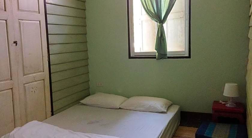 Baan Bua Guest House