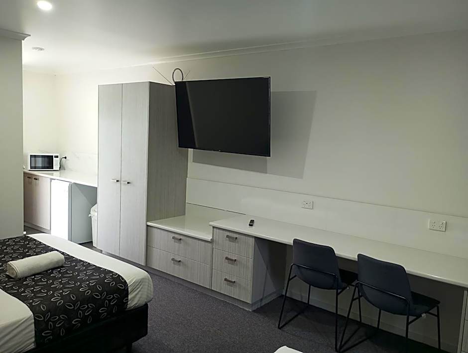 Big Valley Lakeside Paradise Motor Inn