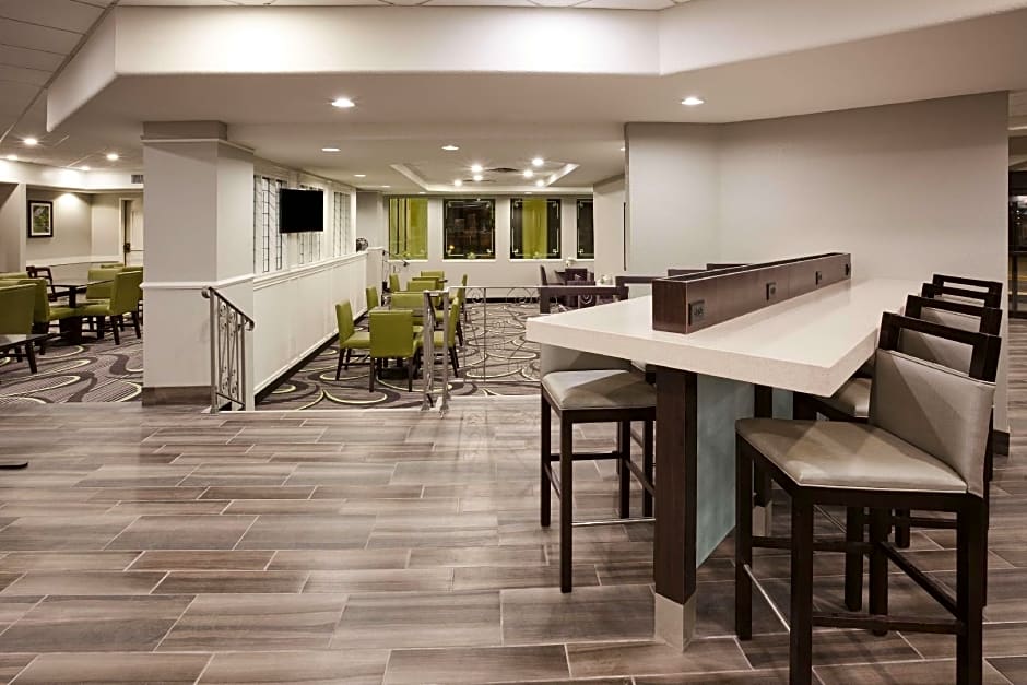 Bloom Hotel