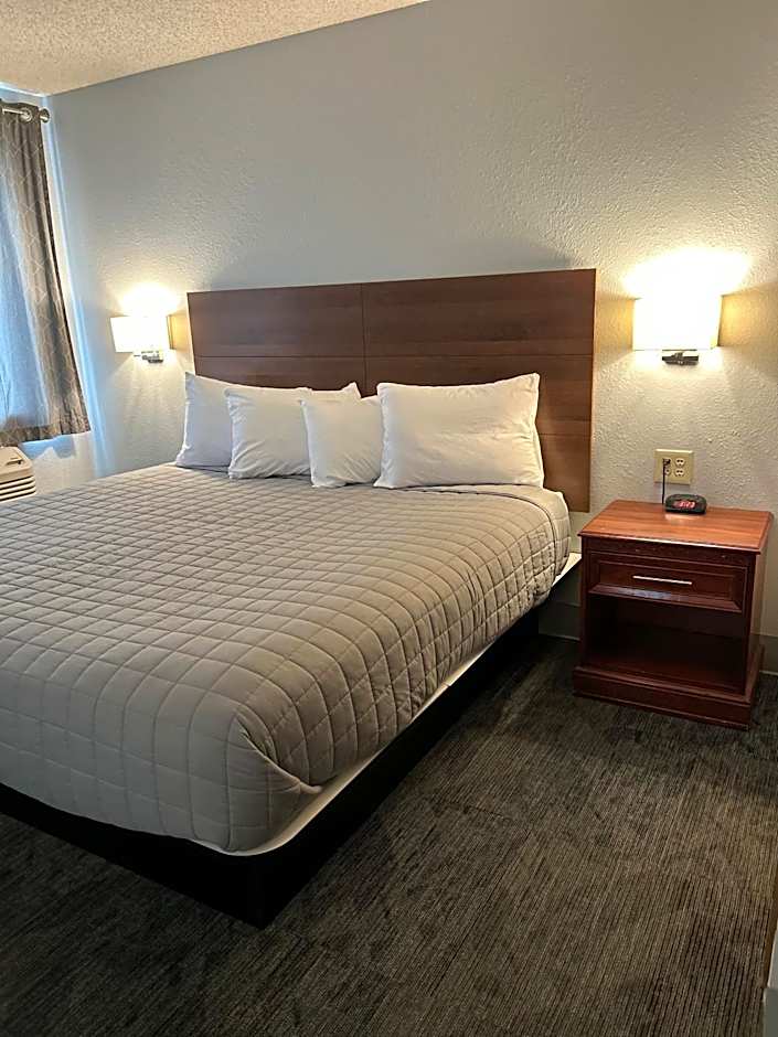 Travelodge by Wyndham Lincoln South