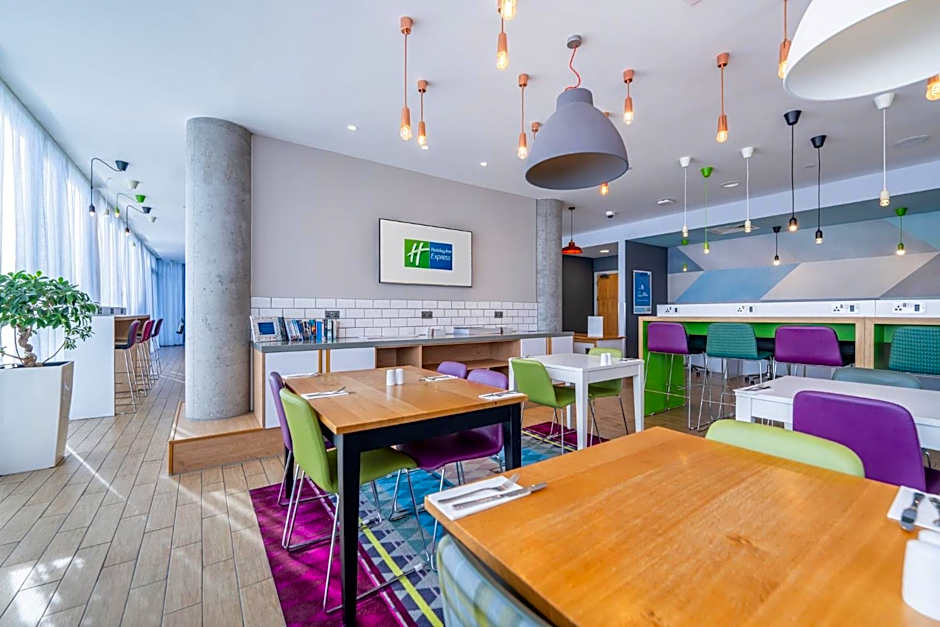 Holiday Inn Express Aberdeen Airport By IHG