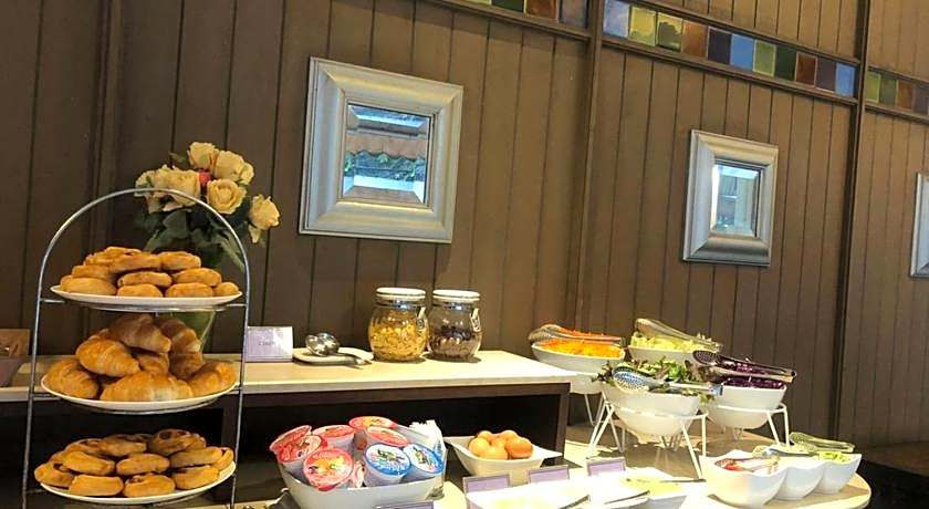 Sawasdee Hotel @ Sukhumvit Soi 8