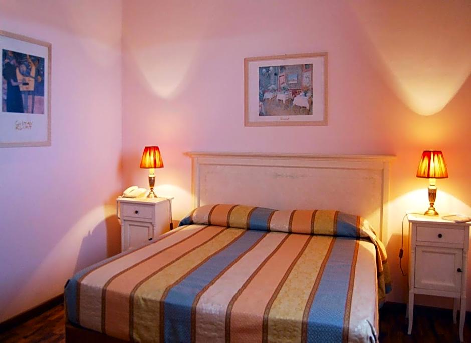 Photo 1 of 18 of Quadruple Room