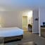 Travelodge by Wyndham Kamloops Mountview