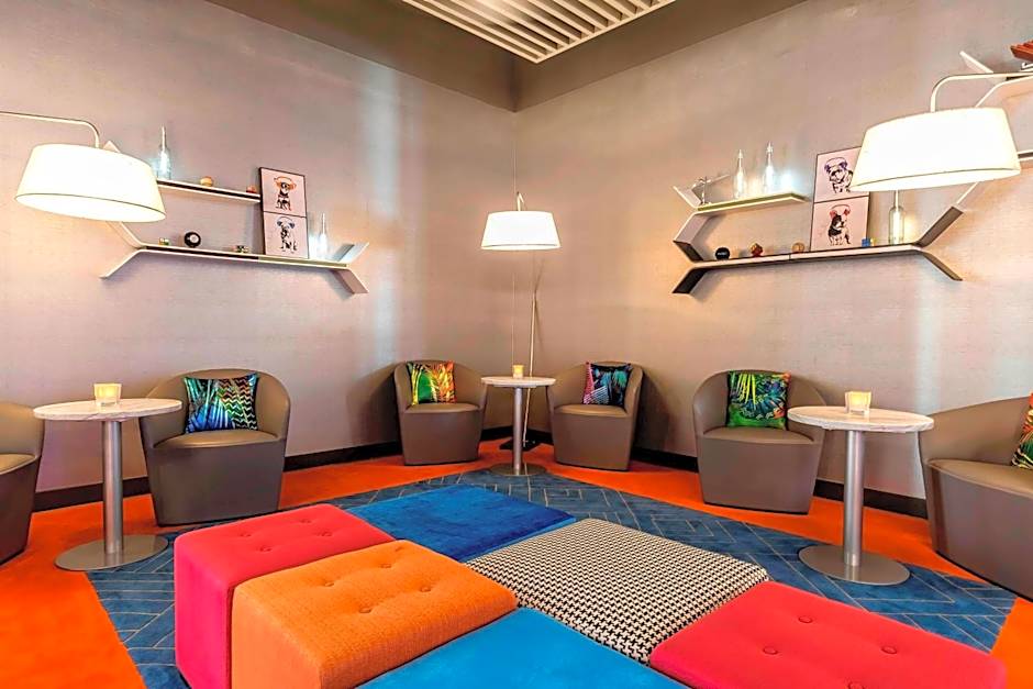 Aloft Newport on the Levee