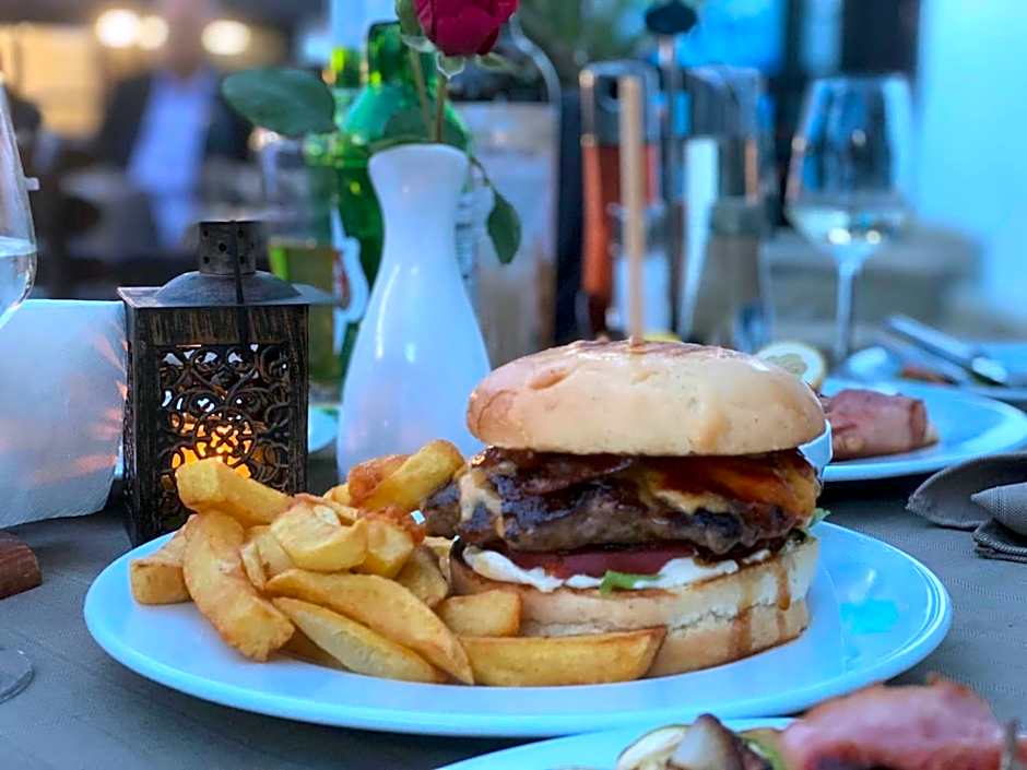 Family Hotel Varosha 2003