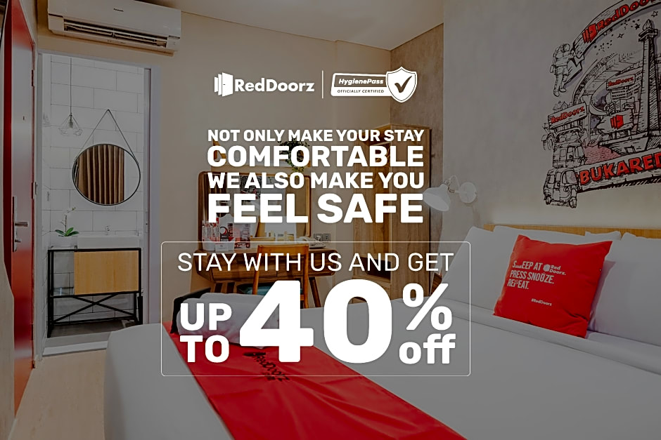 RedDoorz Premium near Ragunan Zoo 2