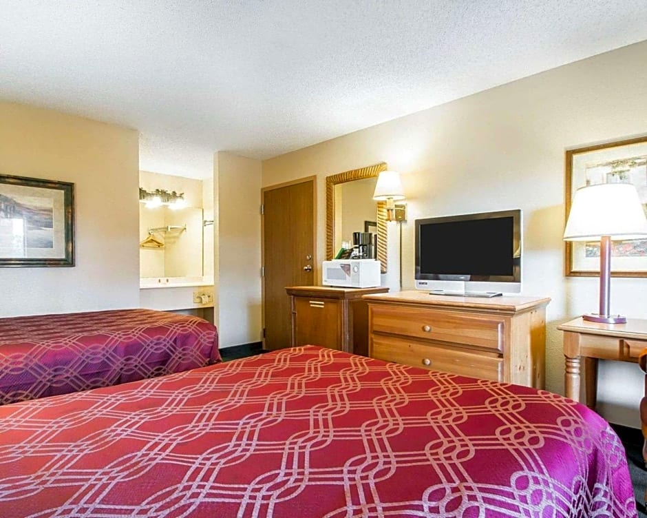 Econo Lodge Springfield I-44