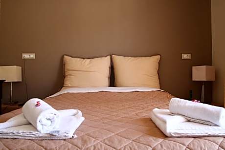 Superior Triple Room with Partial Sea View