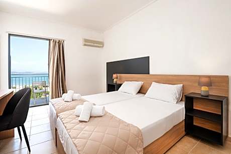 Double or Twin Room with Sea View