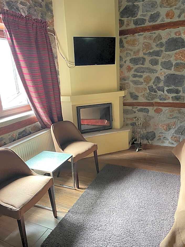 Gioras Hotel – Agios Athanasios, ND