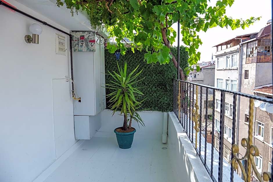 Taksim Neo Pera Suites