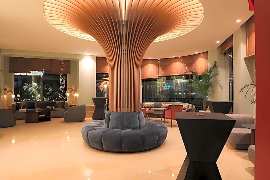 Warwick Palm Beach Hotel
