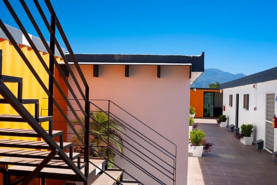 Container Inn