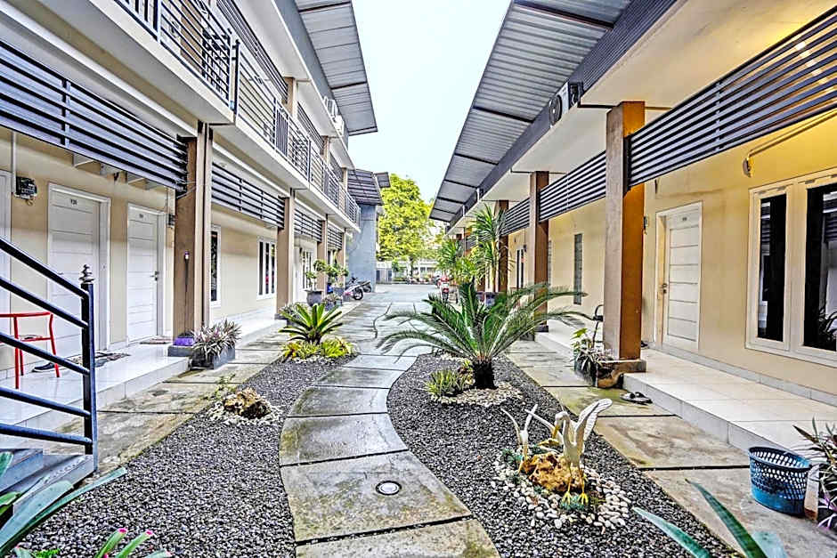 OYO Life 92190 Arya Guest House