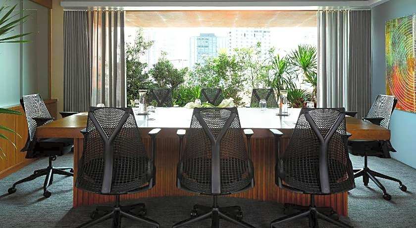 Dusit Thani Manila Hotel