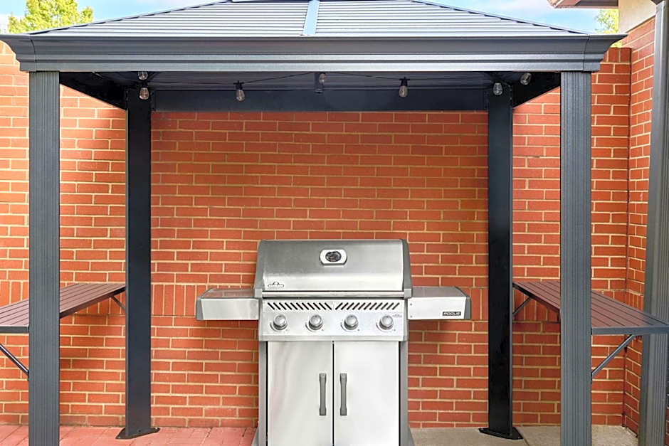 Courtyard by Marriott Kansas City Shawnee