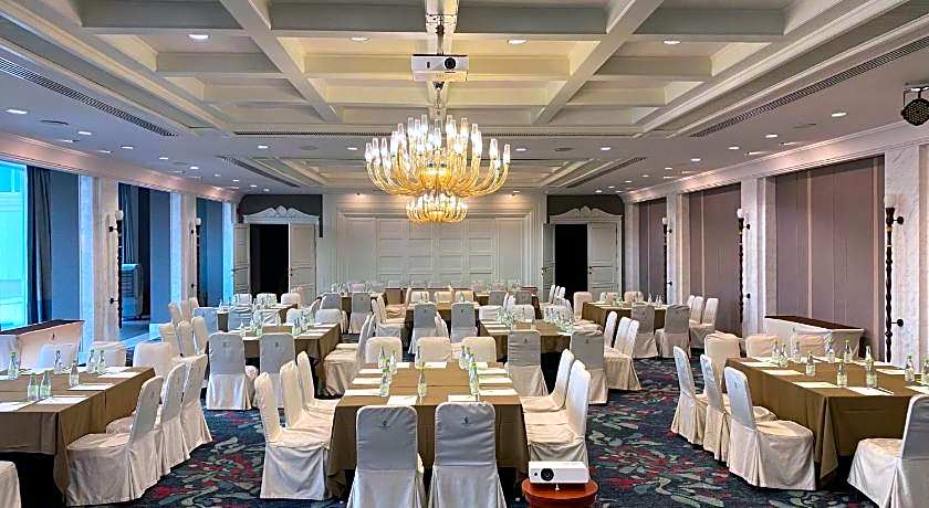 Krungsri River Hotel