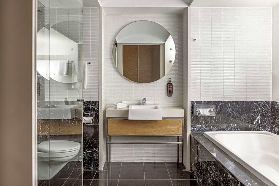 Waves Hotel Byron Bay