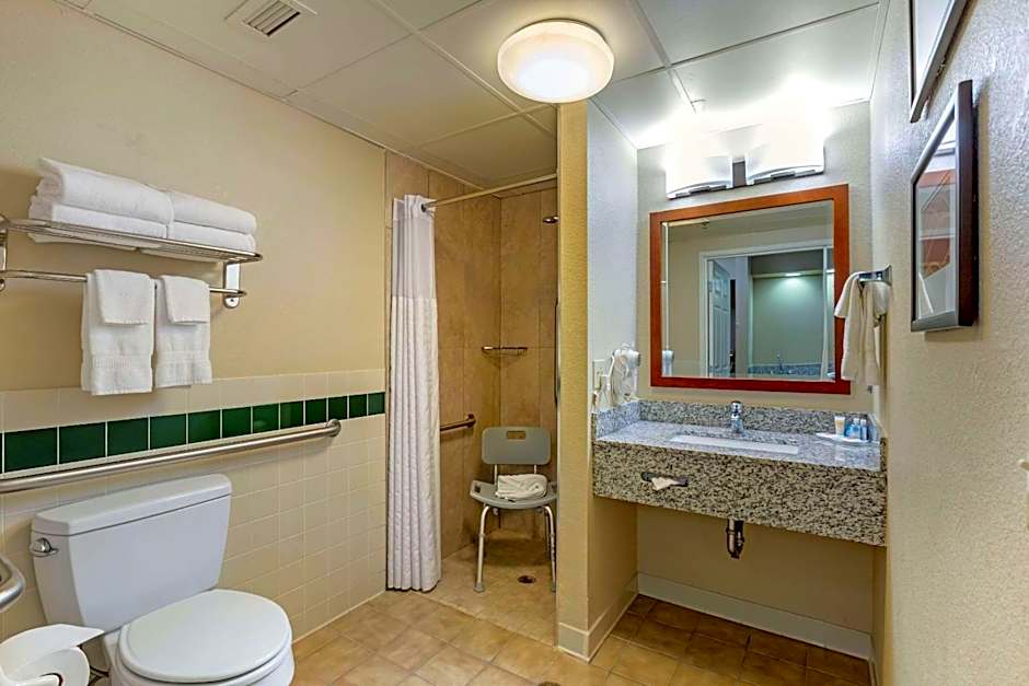 Comfort Inn and Suites Jackson - West Bend