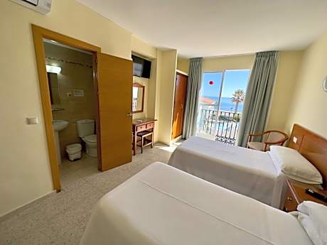 Double or Twin Room with Sea View