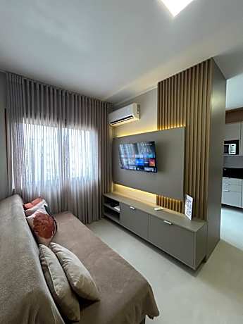 Lindo Apto a uma quadra do mar