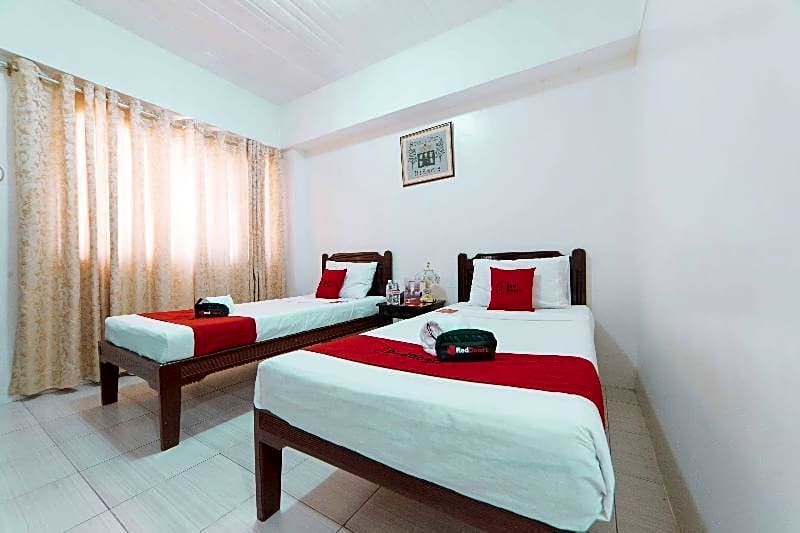 RedDoorz Plus @ Poblacion District Davao