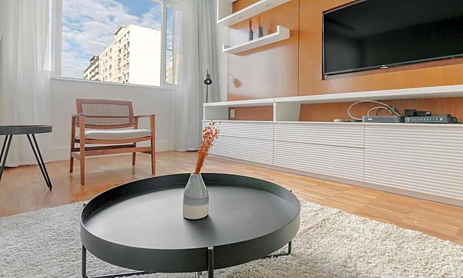 Tabas Maravilhoso apê 3 quartos Leblon LB0035