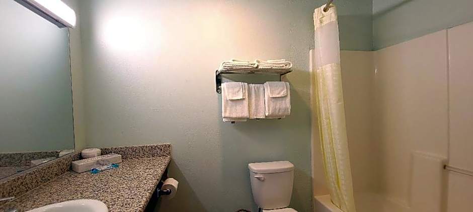 Sycamore Inn Chico University Area